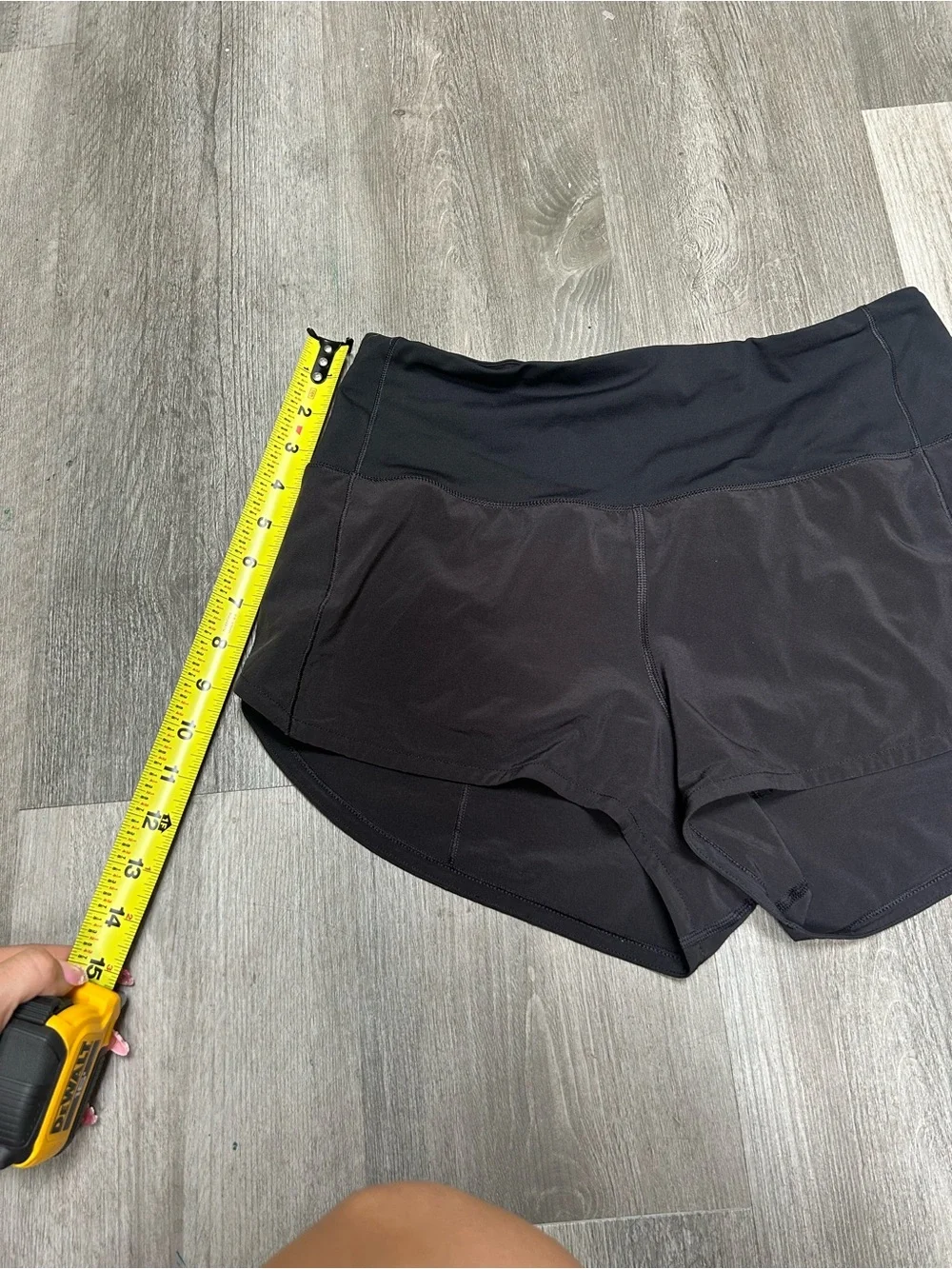 Lululemon speed up high rise shorts - Picture 5 of 7